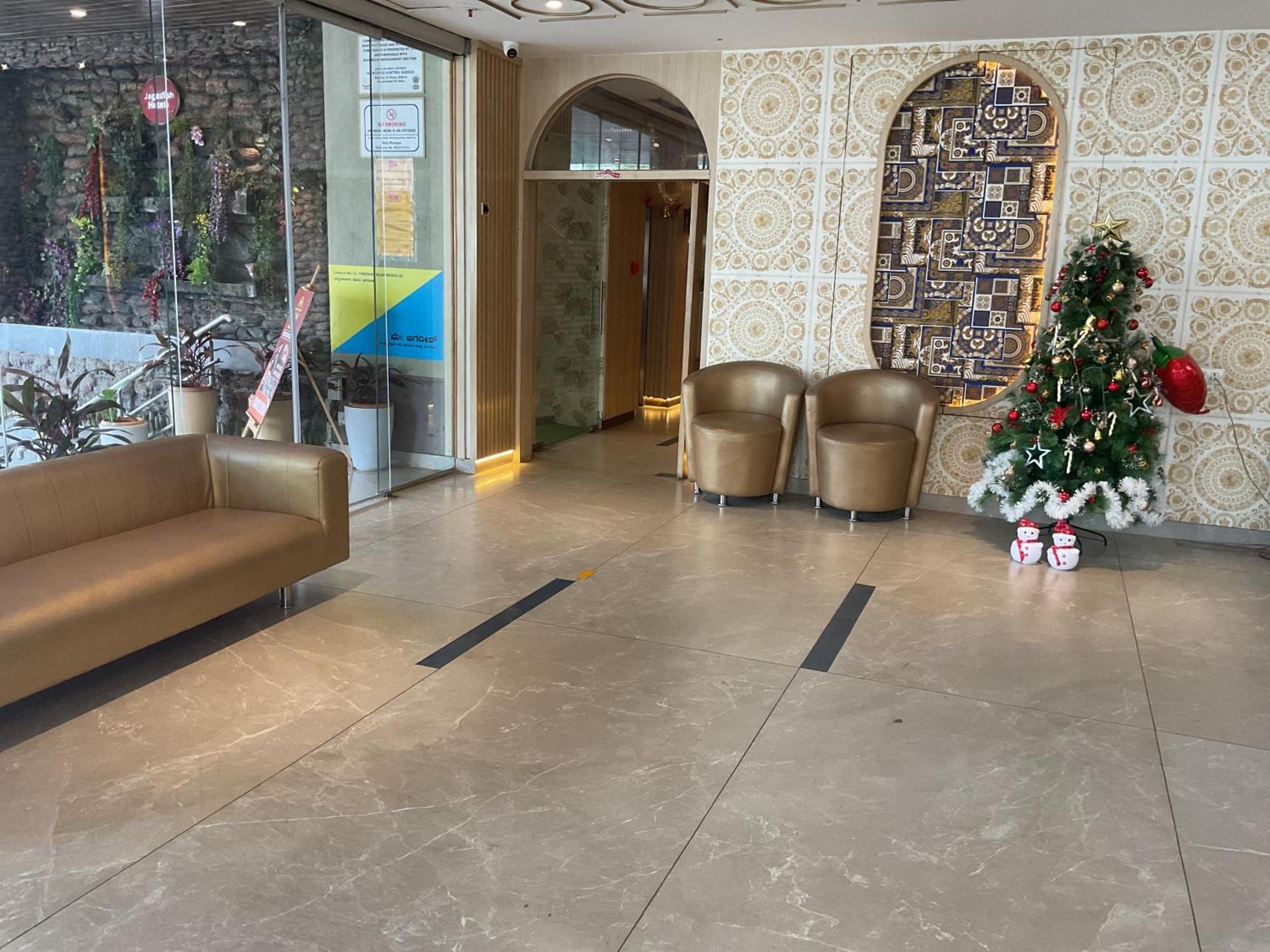 Hotel Jagadish International-Sankey Road Бангалор Екстериор снимка